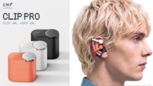 CMF Clip Proの3色の充電ケースと装着イメージ